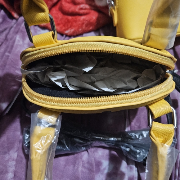 Minion crossbody purse - Picture 2 of 3
